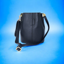 Sac en seau Céline - Noir Sac à main Signé L   